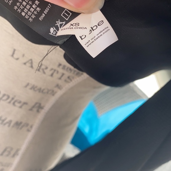 Bebe black longsleeve gold chain open back gold buttons womens blouse shirt XS​ - Picture 7 of 8